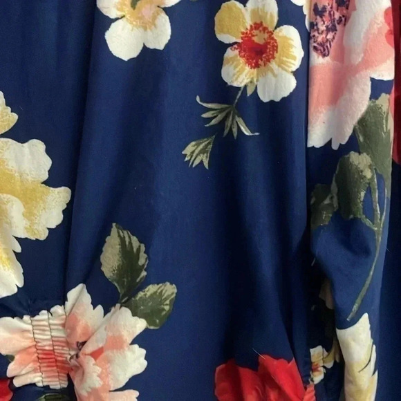 5/$25 Large Planet Gold Form Fitting Floral Dress - Picture 4 of 5